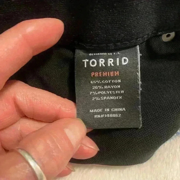 Torrid Premium Bombshell Skinny Jeans. Stretchy Gap proof elastic waistband 12R - Picture 5 of 7